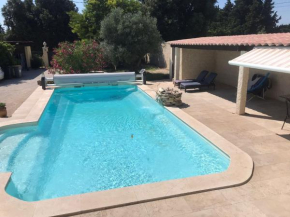 Studio 30 m2 accès Piscine